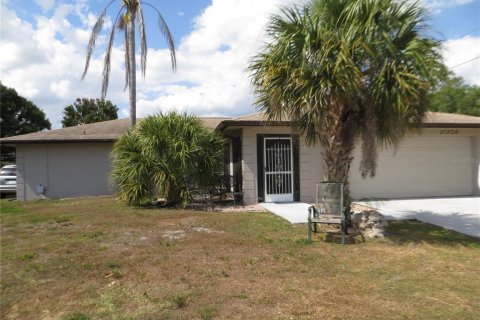 House in Port Charlotte, Florida 3 bedrooms, 174.19 sq.m. № 1302283 - photo 1