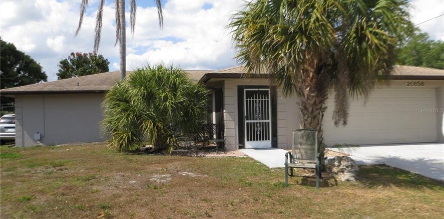 House in Port Charlotte, Florida 3 bedrooms, 174.19 sq.m. № 1302283