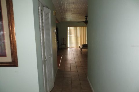 House in Port Charlotte, Florida 3 bedrooms, 174.19 sq.m. № 1302283 - photo 4