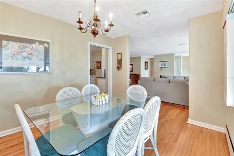 Casa en venta en DeLand, Florida, 4 dormitorios, 183.39 m2 № 887028 - foto 18