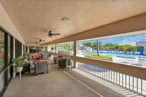 Copropriété à vendre à Sunrise, Floride: 2 chambres, 104.98 m2 № 1152232 - photo 9