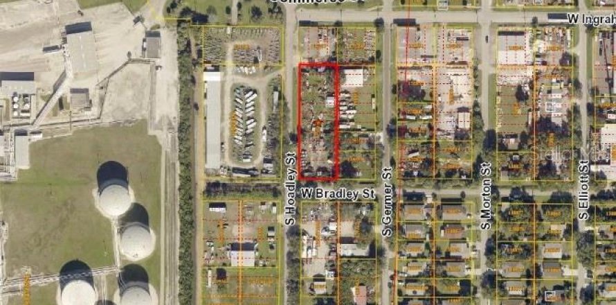 Commercial property in Tampa, Florida № 1360895