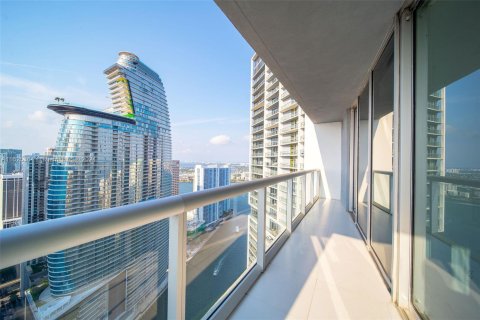 Condo in Miami, Florida, 2 bedrooms  № 1272154 - photo 11