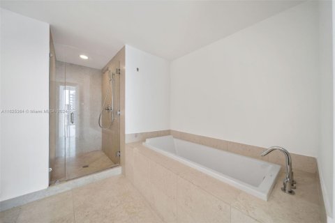 Copropriété à vendre à Miami, Floride: 2 chambres, 108.51 m2 № 1272154 - photo 22