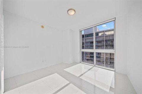 Copropriété à vendre à Miami, Floride: 2 chambres, 108.51 m2 № 1272154 - photo 24