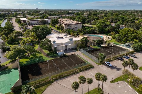 Condo in Plantation, Florida, 1 bedroom  № 1400004 - photo 17