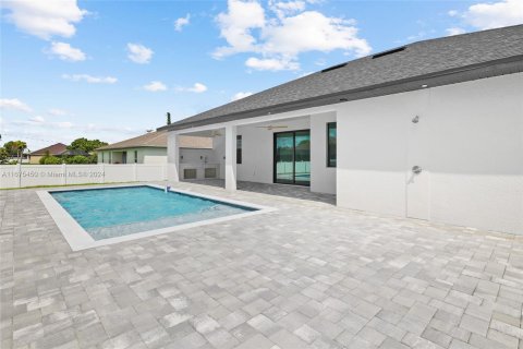 Casa en venta en Cape Coral, Florida, 3 dormitorios, 173.63 m2 № 1400003 - foto 25