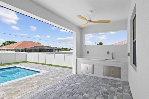 Casa en venta en Cape Coral, Florida, 3 dormitorios, 173.63 m2 № 1400003 - foto 22