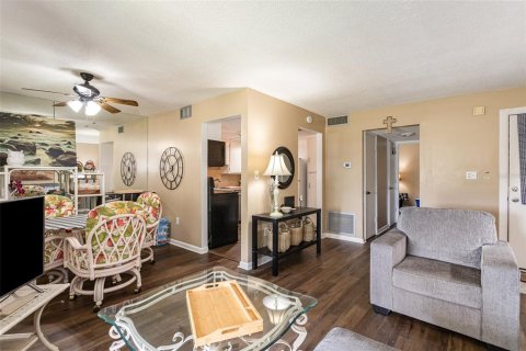 Condo in Ocala, Florida, 1 bedroom  № 1403626 - photo 6