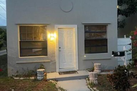 Casa en venta en Lake Worth, Florida, 2 dormitorios, 82.22 m2 № 761048 - foto 12