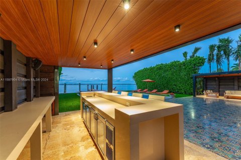 Casa en venta en Miami, Florida, 5 dormitorios, 525.73 m2 № 1206085 - foto 28