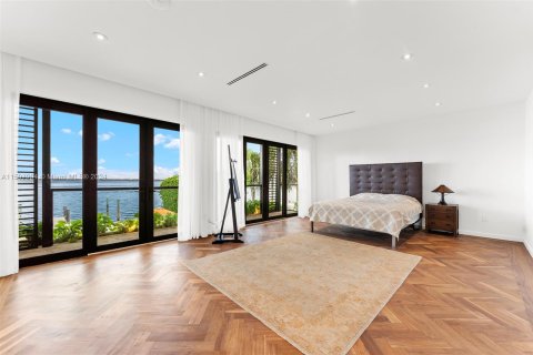 Villa ou maison à vendre à Miami, Floride: 5 chambres, 525.73 m2 № 1206085 - photo 18