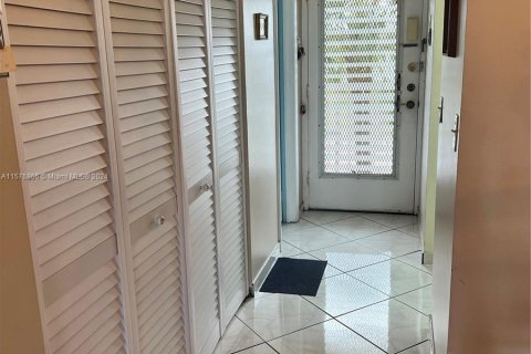 Condominio en venta en Lauderdale Lakes, Florida, 1 dormitorio, 71.35 m2 № 1154896 - foto 22