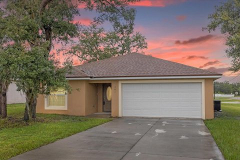 House in Kissimmee, Florida 3 bedrooms, 144.28 sq.m. № 1309114 - photo 1