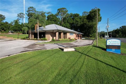 Commercial property in DeLand, Florida 405.89 sq.m. № 1211780 - photo 1