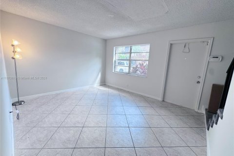 Condo in Plantation, Florida, 2 bedrooms  № 1412237 - photo 5