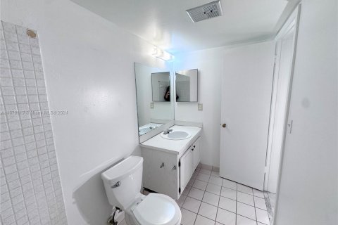 Condo in Plantation, Florida, 2 bedrooms  № 1412237 - photo 18