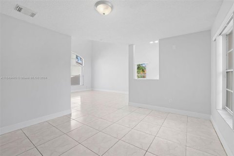 Villa ou maison à vendre à Pembroke Pines, Floride: 4 chambres, 205.87 m2 № 1386073 - photo 10