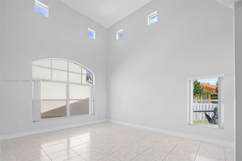 Villa ou maison à vendre à Pembroke Pines, Floride: 4 chambres, 205.87 m2 № 1386073 - photo 9