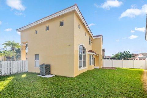 Villa ou maison à vendre à Pembroke Pines, Floride: 4 chambres, 205.87 m2 № 1386073 - photo 4