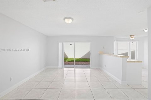 Villa ou maison à vendre à Pembroke Pines, Floride: 4 chambres, 205.87 m2 № 1386073 - photo 13