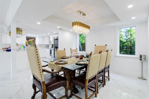 Villa ou maison à vendre à Miami, Floride: 6 chambres, 264.86 m2 № 1386074 - photo 5