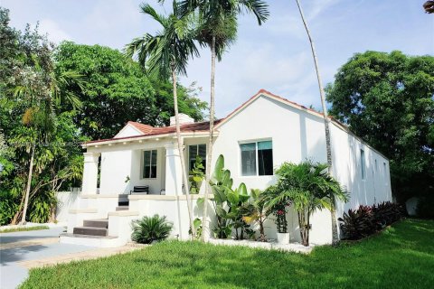 Casa en venta en Miami, Florida, 4 dormitorios, 157.75 m2 № 1386160 - foto 2