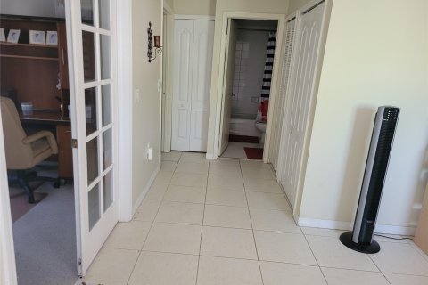 Condominio en venta en Pembroke Pines, Florida, 3 dormitorios, 93.74 m2 № 1182372 - foto 10