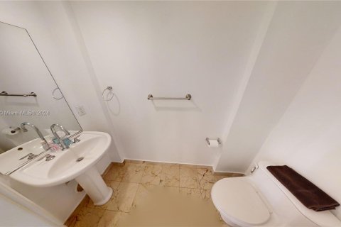 Condo in Miami Beach, Florida, 1 bedroom  № 1378817 - photo 19