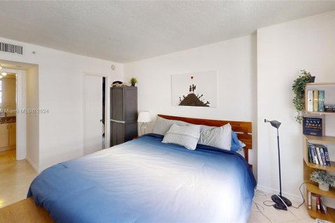 Condo in Miami Beach, Florida, 1 bedroom  № 1378817 - photo 23