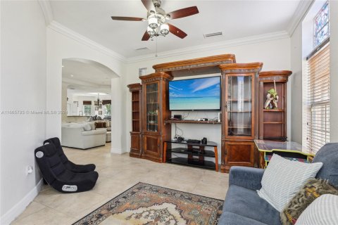 Villa ou maison à vendre à Miami, Floride: 5 chambres, 338.63 m2 № 1378818 - photo 7