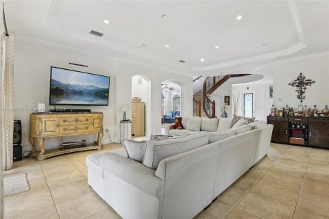 Casa en venta en Miami, Florida, 5 dormitorios, 338.63 m2 № 1378818 - foto 9