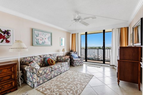 Condominio en venta en North Palm Beach, Florida, 2 dormitorios, 114.73 m2 № 741924 - foto 10