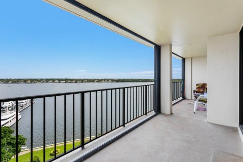 Condominio en venta en North Palm Beach, Florida, 2 dormitorios, 114.73 m2 № 741924 - foto 16