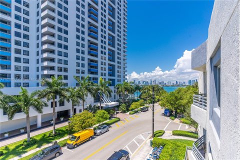 Condo in Miami Beach, Florida, 2 bedrooms  № 1230751 - photo 5