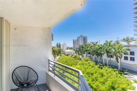 Condominio en venta en Miami Beach, Florida, 2 dormitorios, 91.97 m2 № 1230751 - foto 2