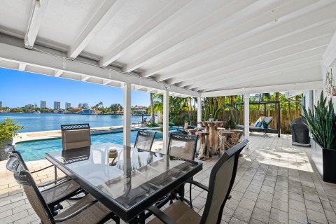 Casa en venta en Fort Lauderdale, Florida, 3 dormitorios, 205.69 m2 № 1092654 - foto 18