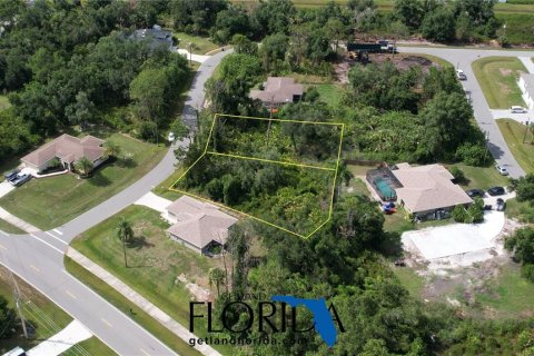 Terreno en venta en North Port, Florida № 1245229 - foto 2