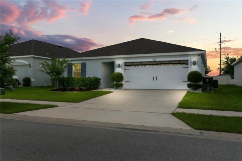 House in Davenport, Florida 3 bedrooms, 130.53 sq.m. № 1266080 - photo 1