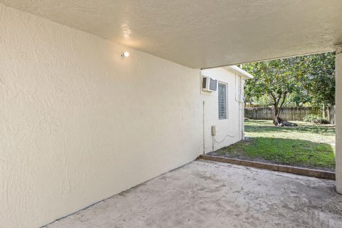 Villa ou maison à vendre à Fort Lauderdale, Floride: 2 chambres, 80.45 m2 № 987417 - photo 8