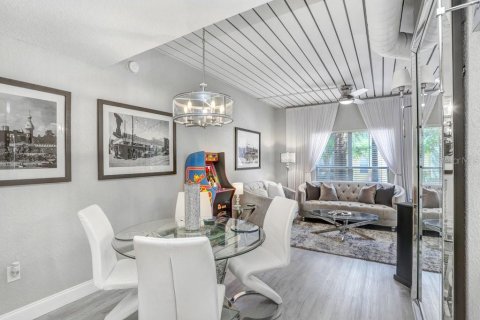 Copropriété à vendre à Tampa, Floride: 1 chambre, 66.98 m2 № 1341575 - photo 10