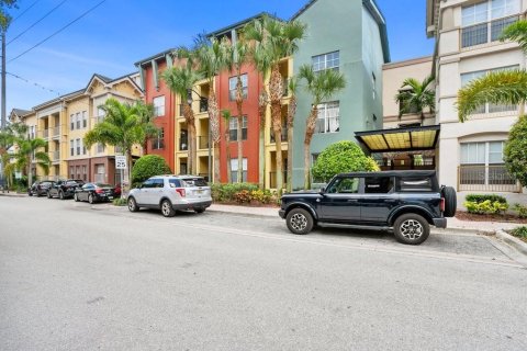 Condominio en venta en Tampa, Florida, 1 dormitorio, 66.98 m2 № 1341575 - foto 3