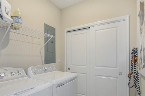 Condo in Port Charlotte, Florida, 2 bedrooms  № 1358103 - photo 5