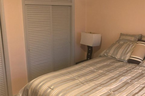 Condo in North Miami Beach, Florida, 1 bedroom  № 841779 - photo 7