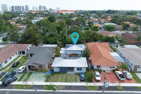 Casa en venta en Miami, Florida, 4 dormitorios, 194.63 m2 № 1078323 - foto 29