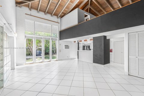 Casa en venta en Miami, Florida, 4 dormitorios, 194.63 m2 № 1078323 - foto 8