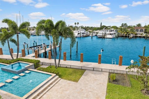 Villa ou maison à vendre à Fort Lauderdale, Floride: 5 chambres, 649.76 m2 № 761053 - photo 16
