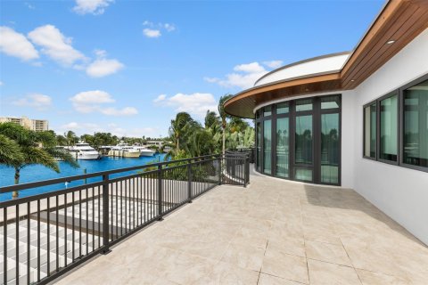 Villa ou maison à vendre à Fort Lauderdale, Floride: 5 chambres, 649.76 m2 № 761053 - photo 15