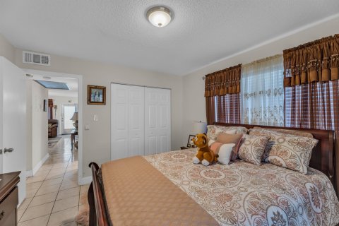 Condo in West Palm Beach, Florida, 2 bedrooms  № 1154441 - photo 25