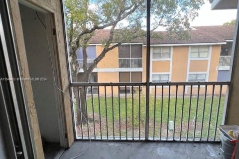 Condo in Miramar, Florida, 1 bedroom  № 1328704 - photo 5